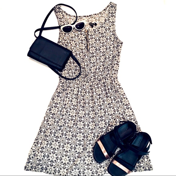 🤑BOGO🤑 Cute black and white summer dress. - Picture 3 of 14